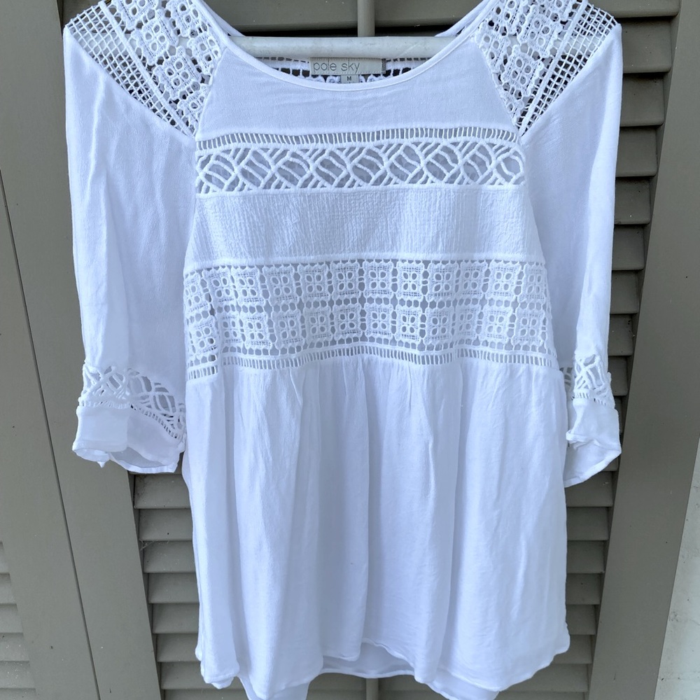 Pale Sky White Top Size Medium